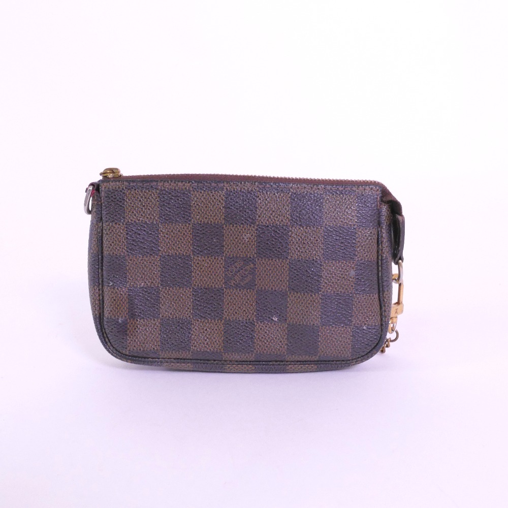 louis vuitton damier pouch