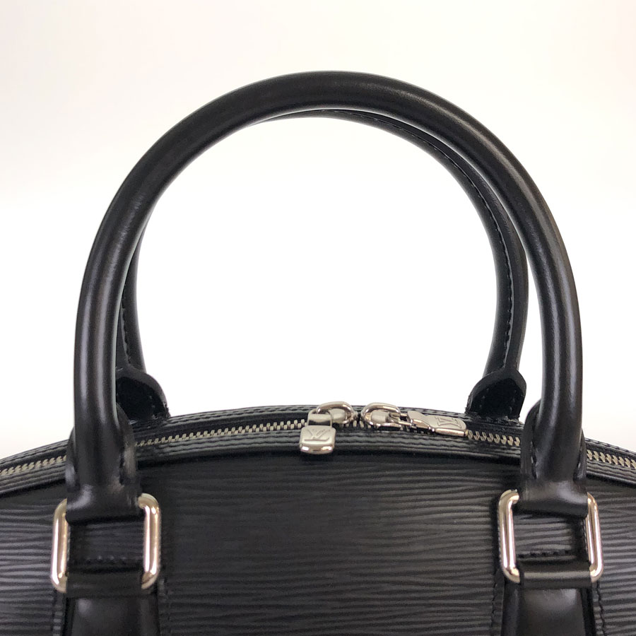 Louis Vuitton Clery Handbag Epi Leather at 1stDibs