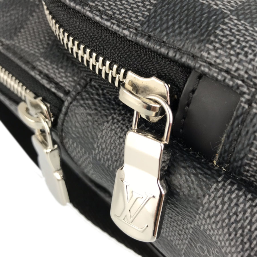 Avenue louis vuitton men bag new Grey Leather ref.47125 - Joli Closet