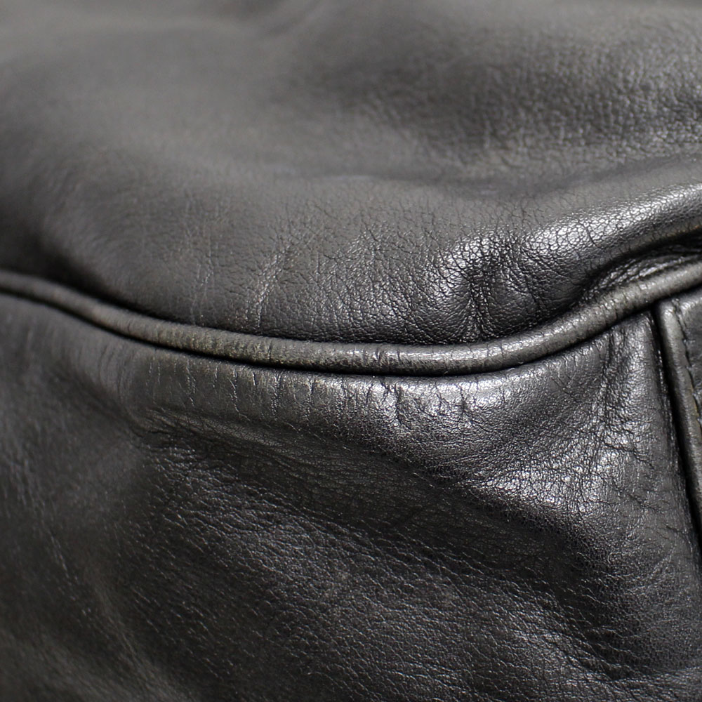 miu miu miu miu大码小牛皮手提包皮革黑金五金男女通用[上一页]