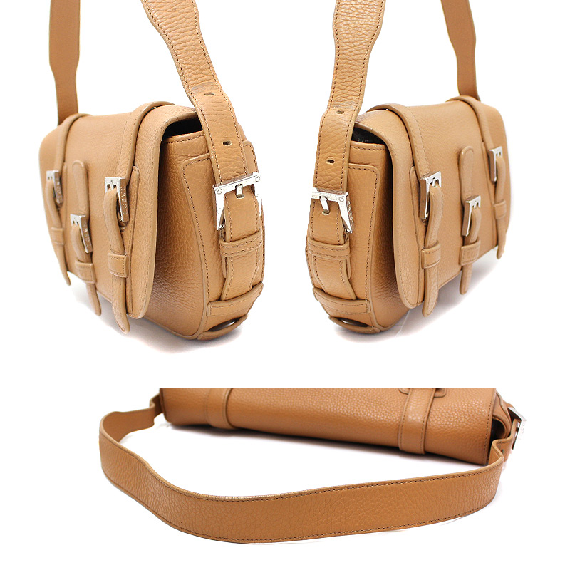 牌 罗意威 > 项目细节