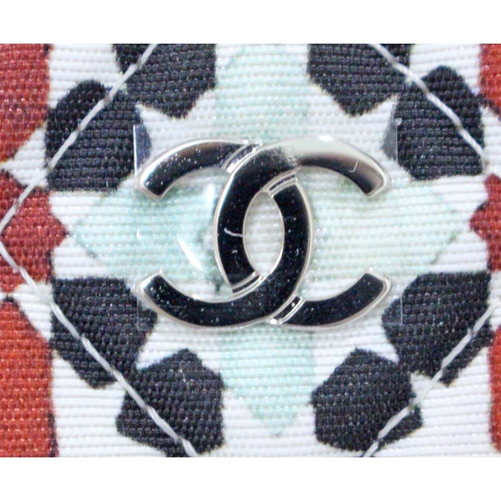 由于使用数码相机拍摄照片,颜色和纹理可能与实物不同.