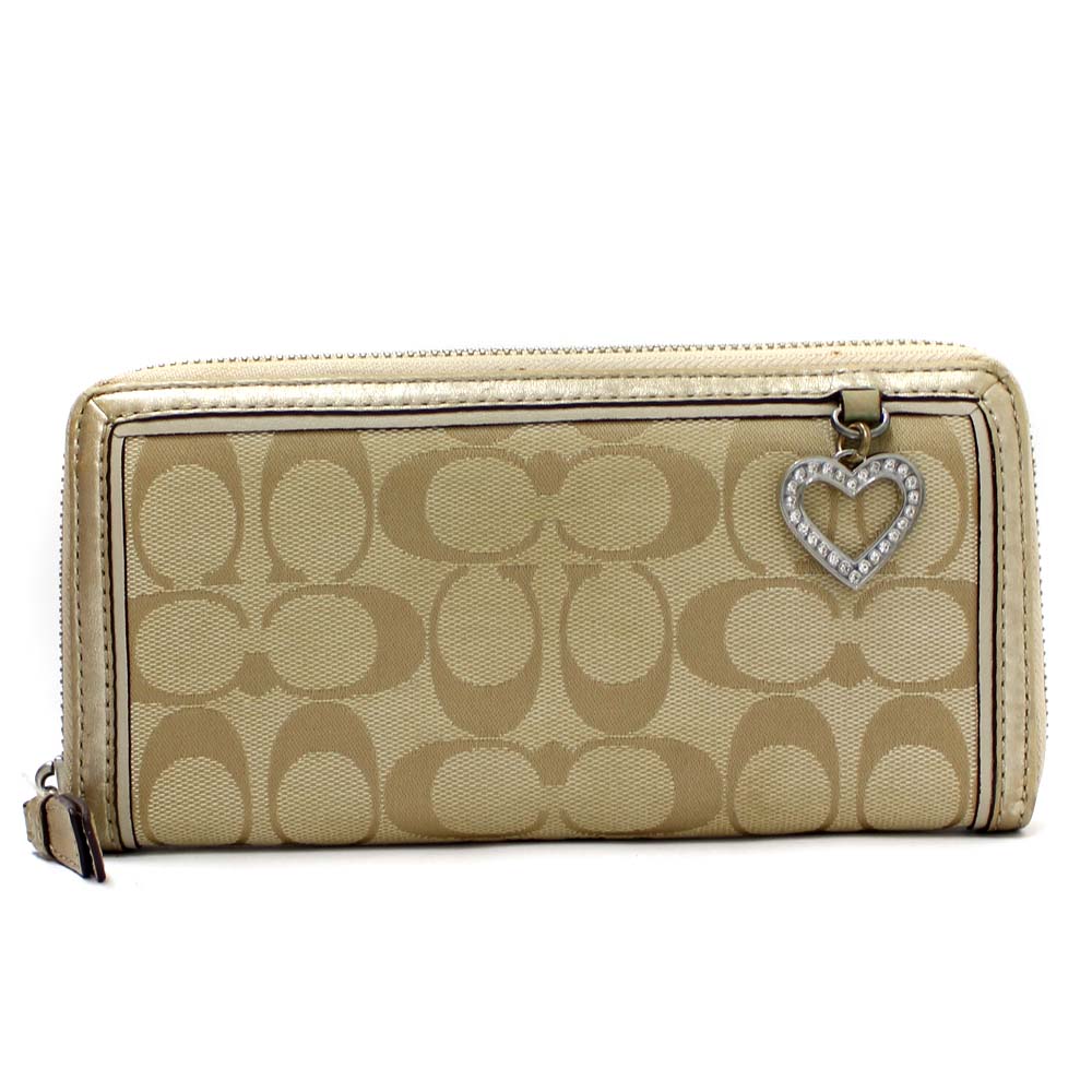 Coach コーチ シグネチャー ラウンドファスナー ハートチャーム 長財布 キャンバス レザー ベージュ レディース 中古 ー ブラモ 欲しいブランド品がすぐ見つかる ネット通販サイト