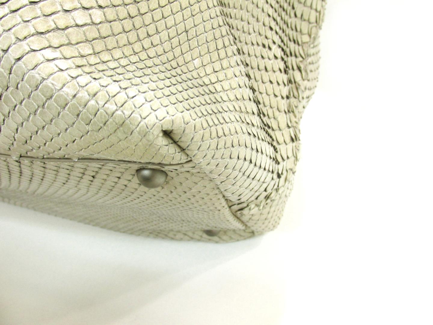 bottega veneta bottega veneta波士顿包象牙白蟒[上一页] [等级b]