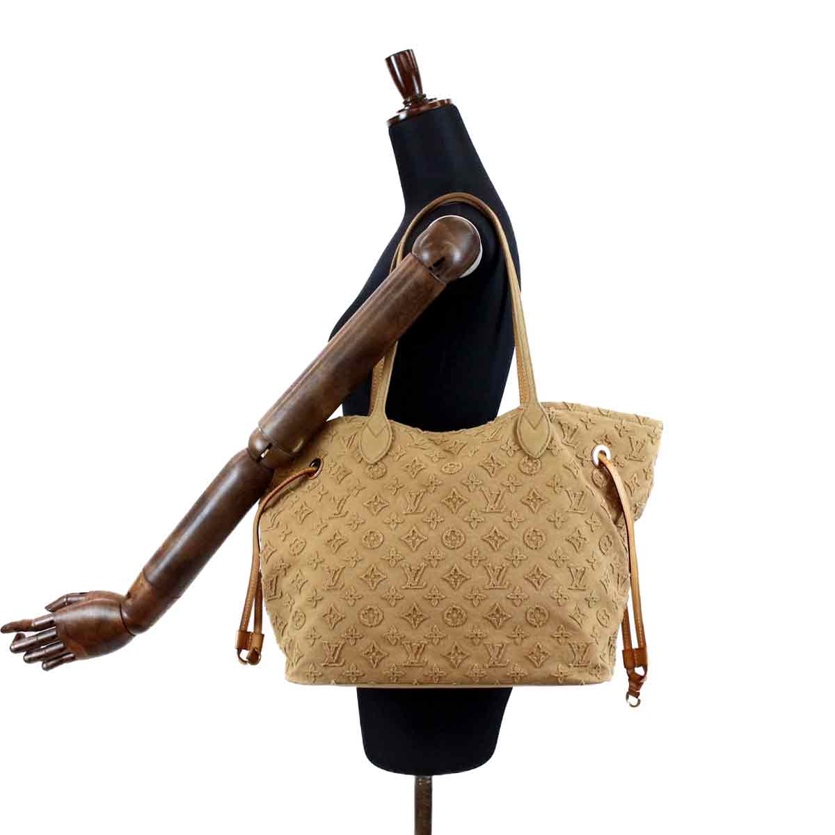 louis vuitton camel