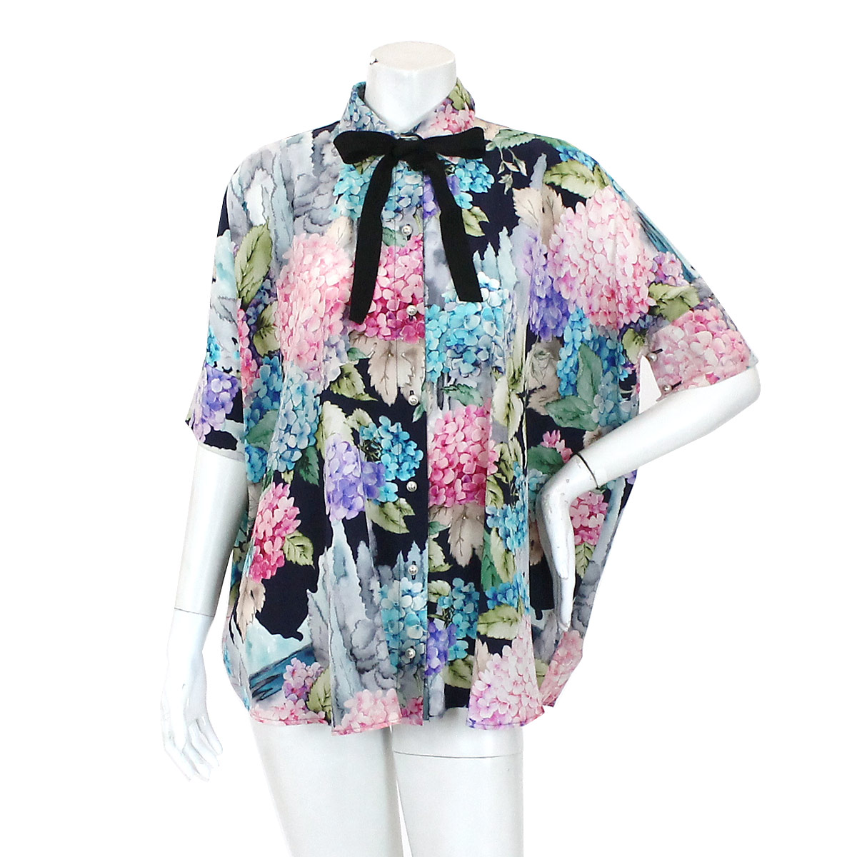 グッチ シャツ ブラウス トップス 花柄 シルク パール ボタン マルチ サイズ 38 レディース アパレル ー ブラモ 欲しいブランド品がすぐ見つかる ネット通販サイト