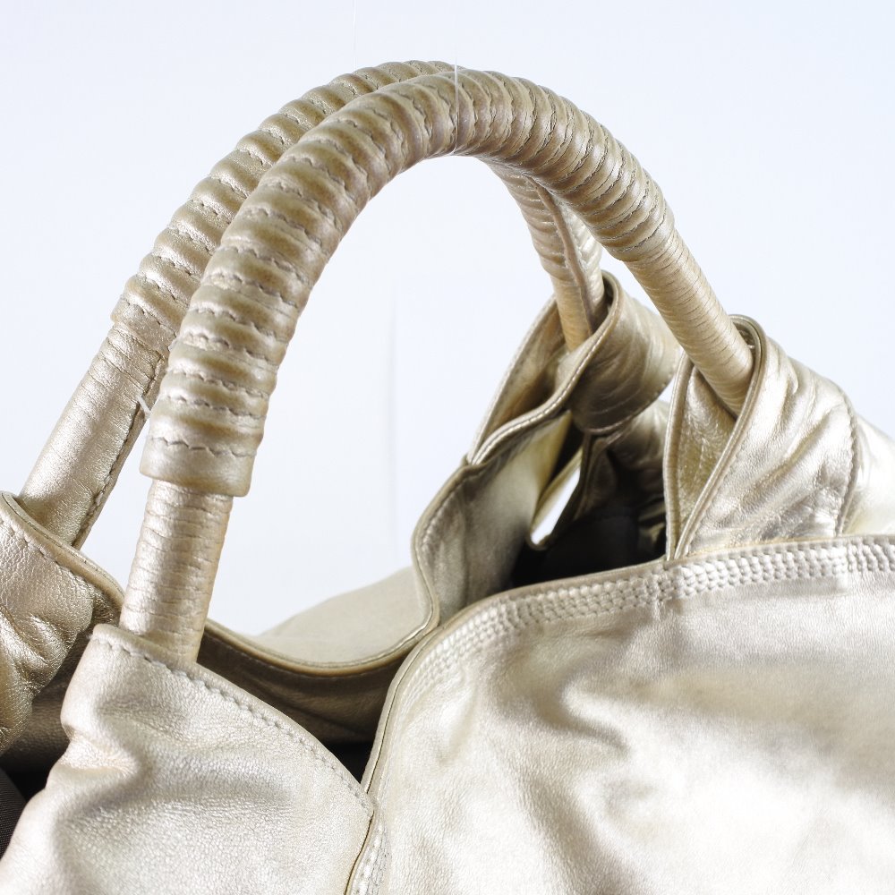 loewe罗意威nappa aire小羊皮金色女士手提包[上一页]