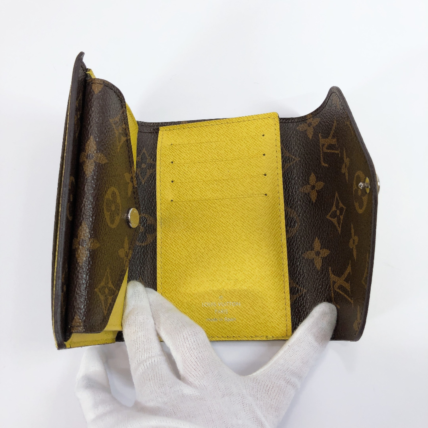 Lv Leather Maintenance Manager