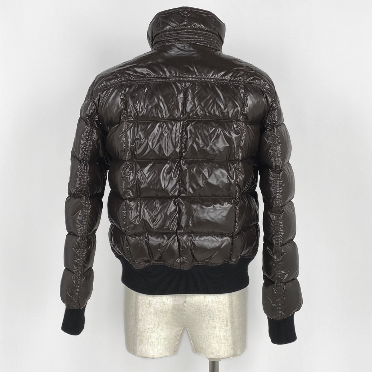 モンクレール Moncler ロゴワッペン ダウンジャケット 防寒 50 650 アウター ダウンジャケット ダークブラウン メンズ 中古 Product Details Japanese Proxy Shopping Service From Japan