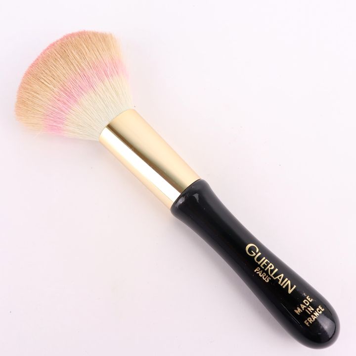 ゲラン メイクブラシ メテオリット フェイスブラシ メイク道具 コスメ レディース GUERLAIN 【中古】｜GUERLAIN｜店舗買取｜メイク アップ＞その他メイクアップ｜USEDのアパレル通販サイト - SMASELL（スマセル）