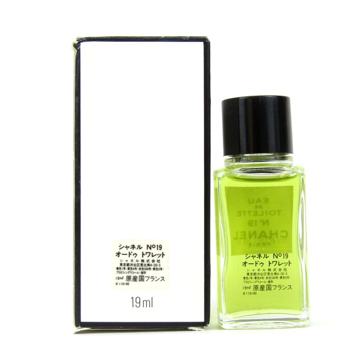 シャネル No19 オードトワレ EDT ほぼ未使用 香水 フレグランス 箱キズ