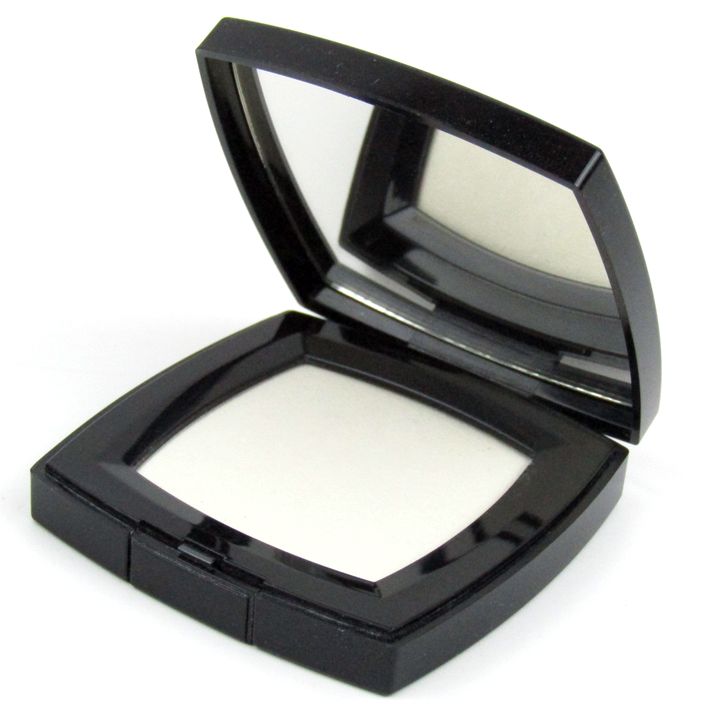 シャネル　プードゥル　ルミエールグラッセ　 新品未使用　５個 シャネル プードゥル ルミエールグラッセ 若干使用 パフ無し