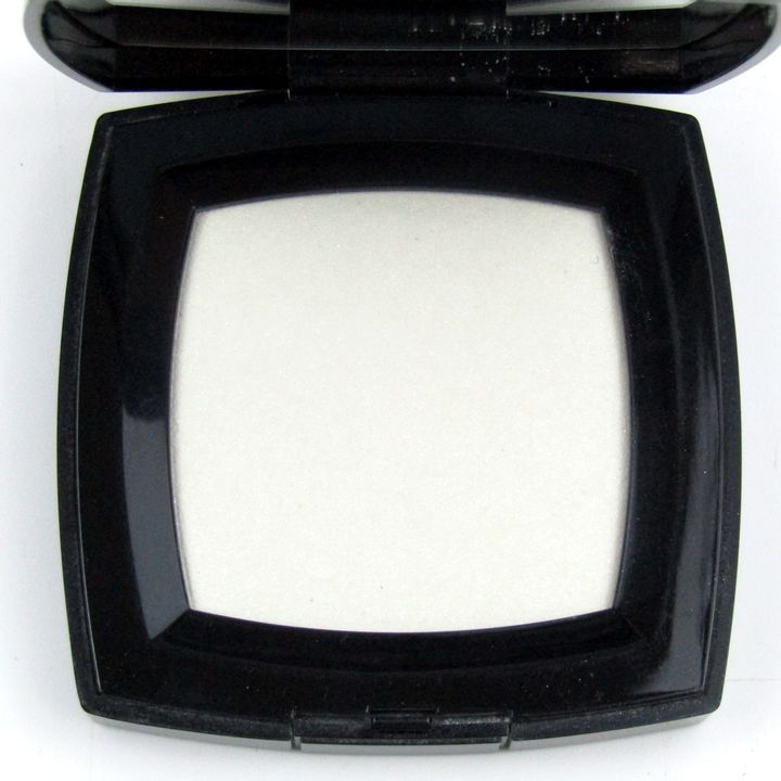 シャネル　プードゥル　ルミエールグラッセ　 新品未使用　５個 Amazon | シャネル プードゥル ルミエール グラッセ 14g