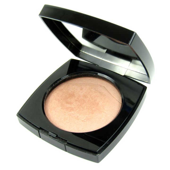 シャネル　エクラ　ルネール　オー　ローズ　フェイスパウダー シャネル エクラ ルネール オー ローズ 未使用 フェイスパウダー