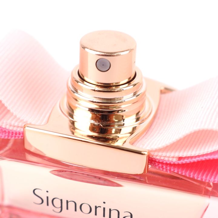 サルヴァトーレフェラガモ 香水 シニョリーナ イン フィオーレ