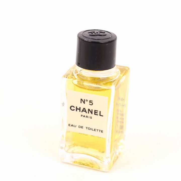 シャネル ミニ香水 No5 オードゥトワレット EDT ほぼ未使用 フレグランス レディース 4.5mlサイズ CHANEL  【中古】｜CHANEL｜店舗買取｜フレグランス＞香水｜USEDのアパレル通販サイト - SMASELL（スマセル）