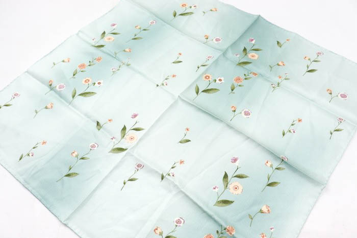 WAKO ワコー 大判ストール ストール 花柄 水色 新品 未使用 WAKO ワコー 大判ストール ストール 花柄 水色 新品 未使用