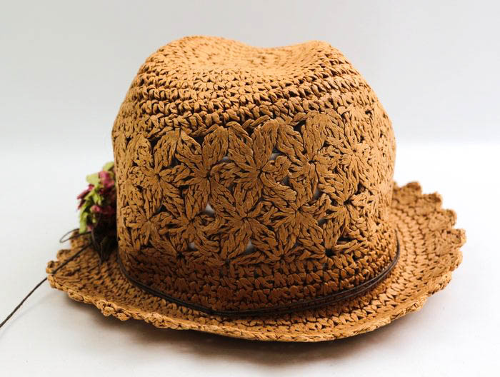 新品未使用】Chloé ロゴ入りベージュ麦わら帽子 Chloe（帽子）のフリマ