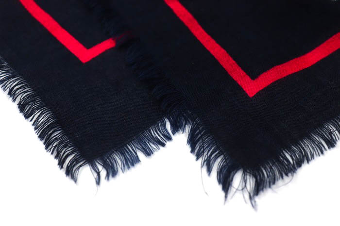 YVES SAINT LAURENT イヴサンローラン マフラー風スカーフ 聞かさ