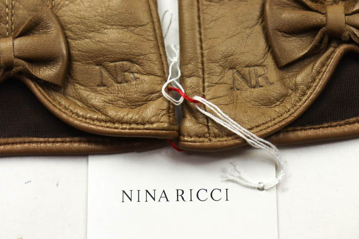 ニナリッチ 手袋 未使用 本革 レザー グローブ ブランド 小物 レディース ベージュ NINA RICCI 【中古】｜NINA RICCI｜店舗買取｜ファッション雑貨＞手袋｜USEDのアパレル通販サイト  - SMASELL（スマセル）