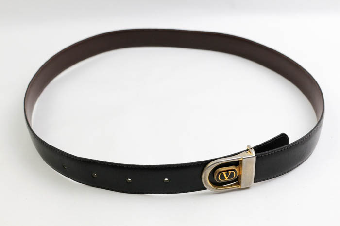 ヴァレンティノ・ガラヴァーニ ベルト ロゴバックル レザー イタリア製 ブランド 小物 メンズ ブラック Valentino Garavani  【中古】｜Valentino Garavani｜店舗買取｜ファッション雑貨＞ベルト｜USEDのアパレル通販サイト - SMASELL（スマセル）