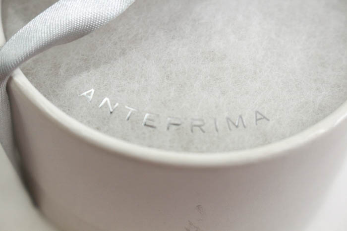極美品 ANTEPRIMA アンテプリマ 長財布 ジッピー フラワーチャーム 新社会人におすすめのレディース財布を紹介｜【公式
