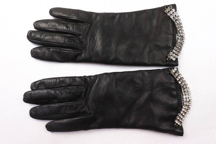 セルモーターグローブス 手袋 本革 レザー グローブ イタリア製 ブランド 小物 レディース ブラック SERMONETA Gloves 【中古】｜ SERMONETA Gloves｜店舗買取｜ファッション雑貨＞手袋｜USEDのアパレル通販サイト - SMASELL（スマセル）