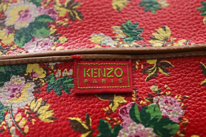 ケンゾー ティッシュケース ポーチ 花柄 ブランド レディース レッド KENZO 【中古】｜KENZO｜店舗買取｜財布/小物＞ポーチ｜USEDのアパレル通販サイト  - SMASELL（スマセル）