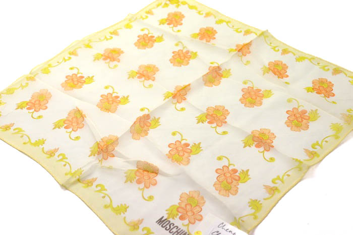 MOSCHINO ジャケット柄 シルク 大判スカーフ MOSCHINO ジャケット柄 シルク 大判スカーフ MOSCHINO