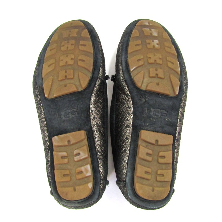 新品 未使用 UGG ブラウン モカシン 24cm UGG ブラウン モカシン 靴 24cm - メルカリ