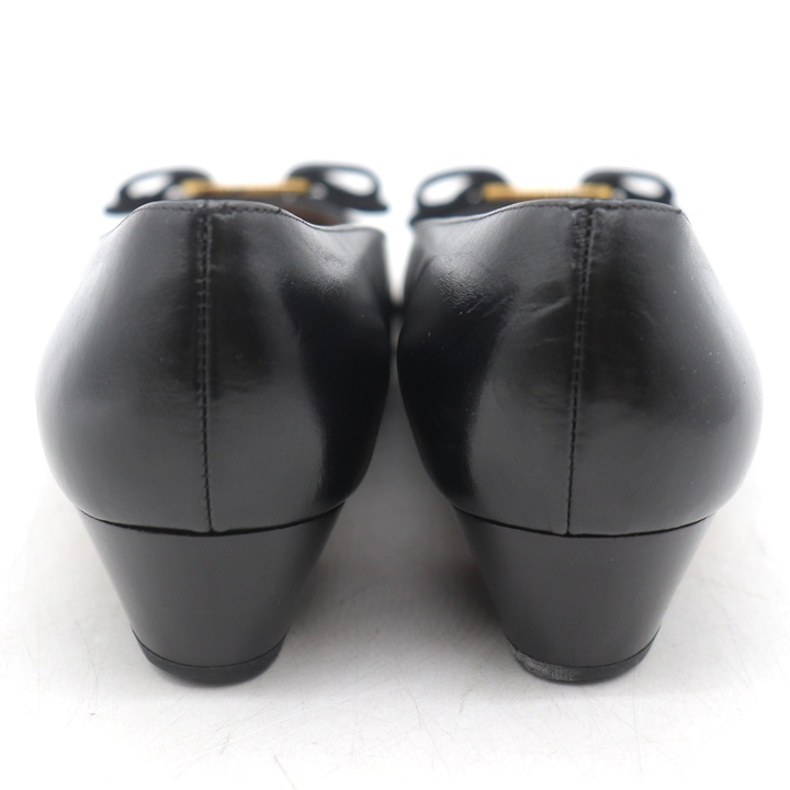 【未使用】サルヴァトーレフェラガモ パンプス ヴァラ レザーブラック　7D Salvatore Ferragamo(サルヴァトーレフェラガモ) パンプス
