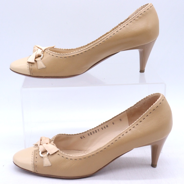 Ferragamo ベージュパンプス リボン付き　スプリング　6 1/2D サルヴァトーレフェラガモ パンプス リボン シューズ イタリア製