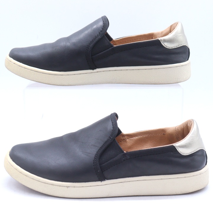 UGG ブラック モカシン 【JAPAN25cm】 未使用に近い美品です アグ スリッポン シューズ ブランド 靴 黒 メンズ 25サイズ ブラック