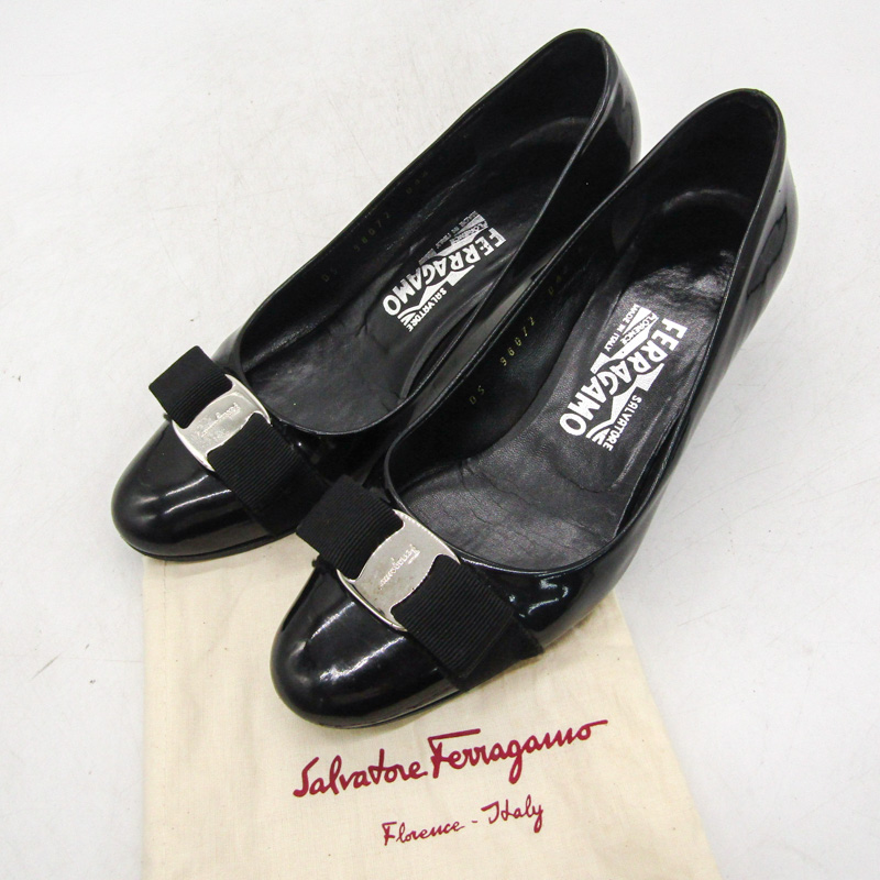 サルヴァトーレフェラガモ ローファー パンプス 3連 ヴァラ ブラック サルヴァトーレフェラガモ ローファー パンプス 3連 ヴァラ ブラック