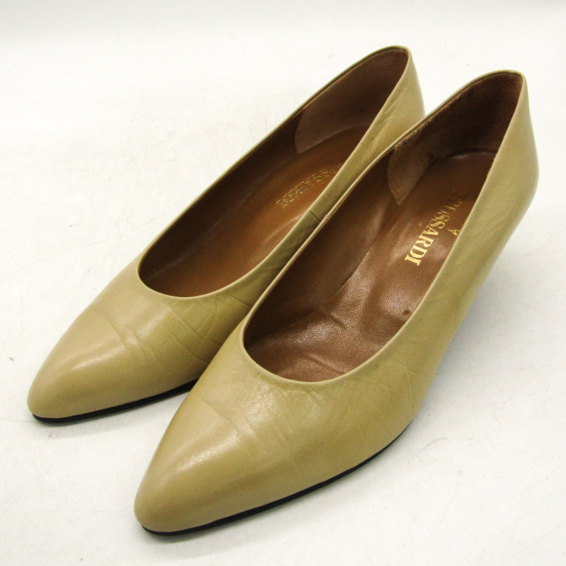 エナメルパンプス ベージュ Stuart Weitzman わずらわし
