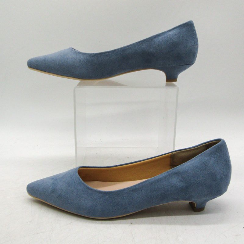 未使用　バーバリー　パイソン柄ピンヒール37 BURBERRY - 未使用 バーバリー パイソン柄ピンヒール 37の通販