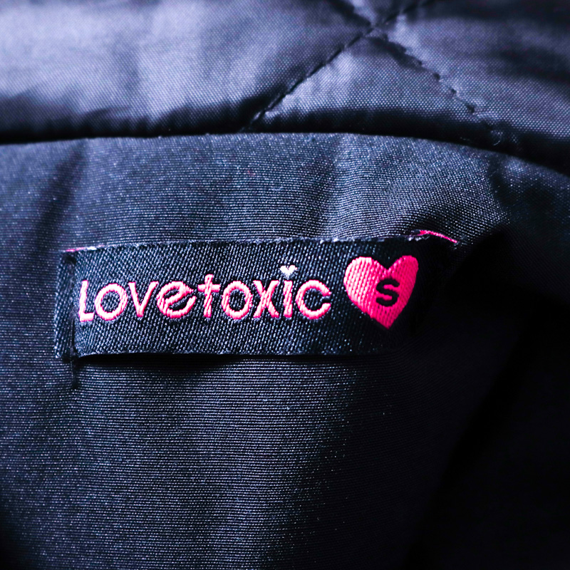 ラブトキシック ナイロンジャケット ダウンコート ファー付き アウター キッズ 女の子用 S(140)サイズ ブラック LOVETOXIC 【中古】｜ LOVETOXIC｜店舗買取｜ママ＆ベビー＞その他ベビーウェア｜USEDのアパレル通販サイト - SMASELL（スマセル）