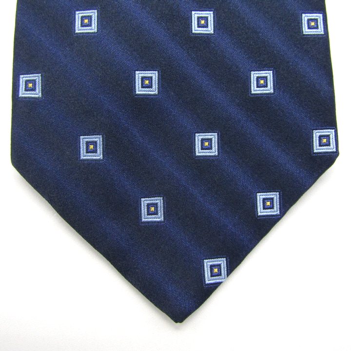 新品タグ付き エルメネジルドゼニア ネクタイ ハイブランド ストライプ柄 光沢 新品タグ付き エルメネジルドゼニア ネクタイ ハイブランド