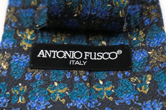 アントニオフスコ ブランド ネクタイ 総柄 花柄 シルク PO メンズ ブラック Antonio FUSCO 【中古】｜Antonio FUSCO ｜店舗買取｜フォーマルスーツ/小物＞ネクタイ｜USEDのアパレル通販サイト - SMASELL（スマセル）