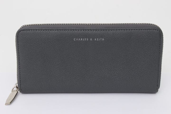 チャールズ＆キース 長財布 ラウンドファスナー 小銭入れあり ブランド ロングウォレット レディース グレー CHARLES&KEITH 【中古】｜ CHARLES&KEITH｜店舗買取｜財布/小物＞財布｜USEDのアパレル通販サイト - SMASELL（スマセル）