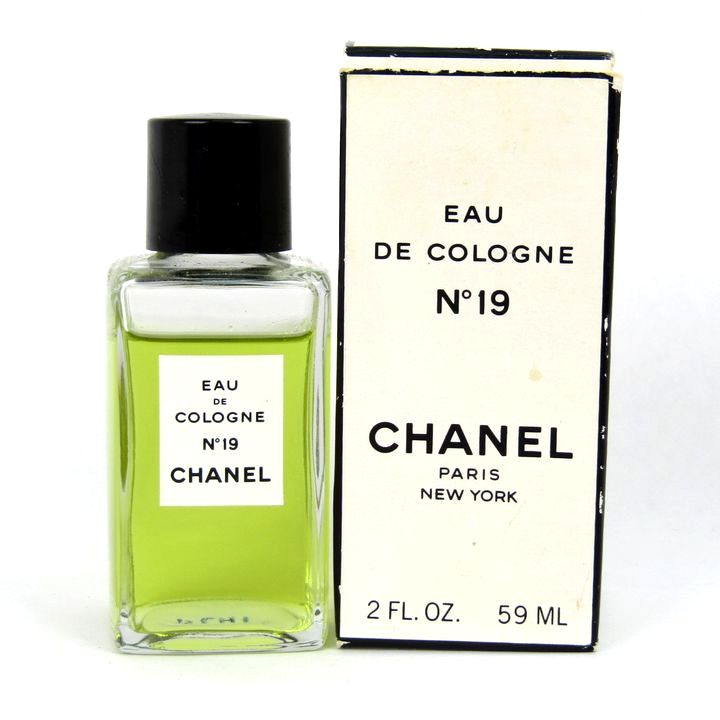 Chanel シャネル N°19 オードトワレ 59ml 未使用