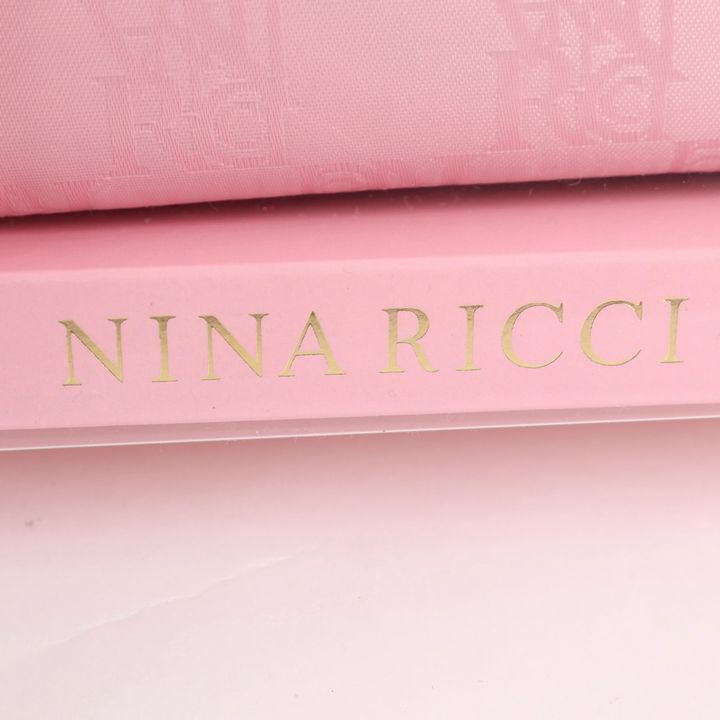 ニナリッチ ポーチ 未使用 ハンカチセット ロゴプレート 化粧ポーチ ブランド 小物 レディース ピンク NINA RICCI 【中古】