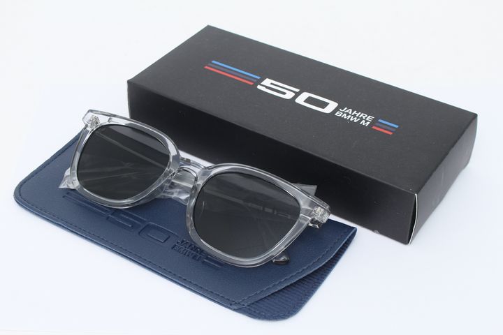 ビーエムダブリュー クリアフレームサングラス 50周年記念 JAHRE BMW M 非売品 未使用 ブランド メンズ クリア BMW 【中古】 BMW  USED/古着（サングラス）｜BMWのUSED/古着通販サイト - SMASELL（スマセル）