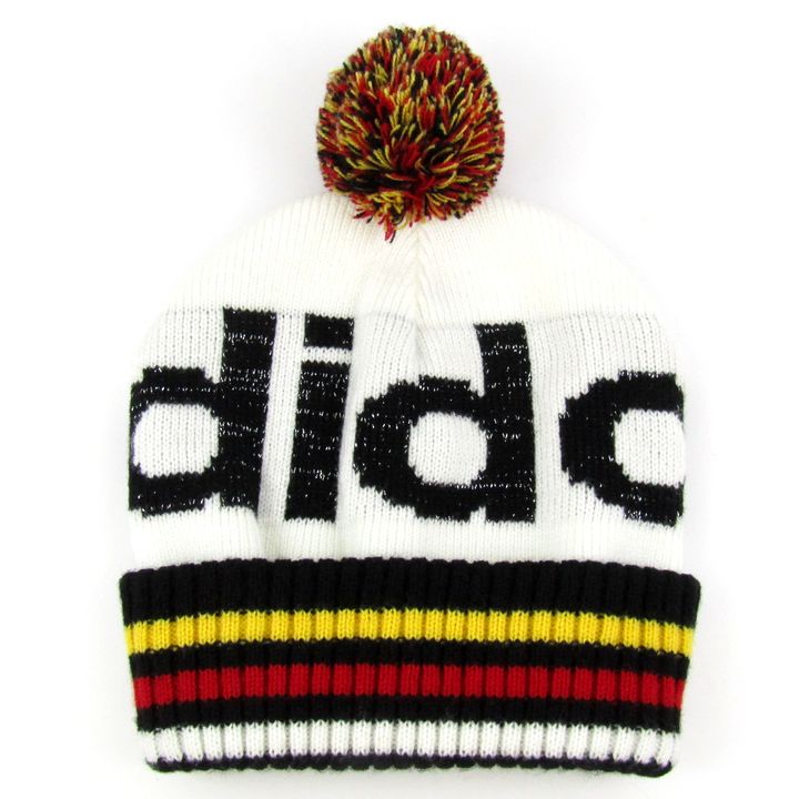 adidas ボンボンニット帽