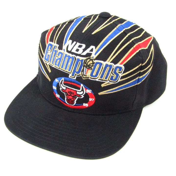 シカゴブルズNBAチャンピオンキャップ1996年CHICAGO BULLS Amazon.com: 96 Champions Wave 2T Snapback HWC Chicago Bulls