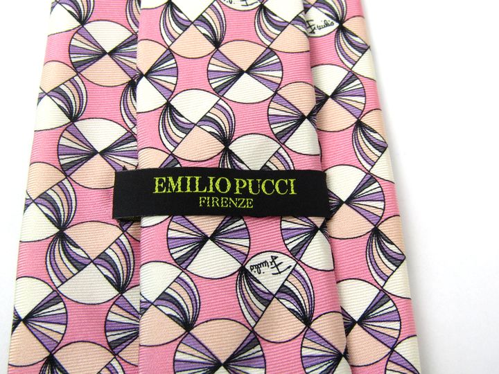 エミリオプッチ ネクタイ 総柄 幾何学模様 シルク 高級 イタリア製 メンズ ピンク Emilio Pucci 【中古】 Emilio Pucci  USED/古着（ネクタイ）｜Emilio PucciのUSED/古着通販サイト SMASELL（スマセル）