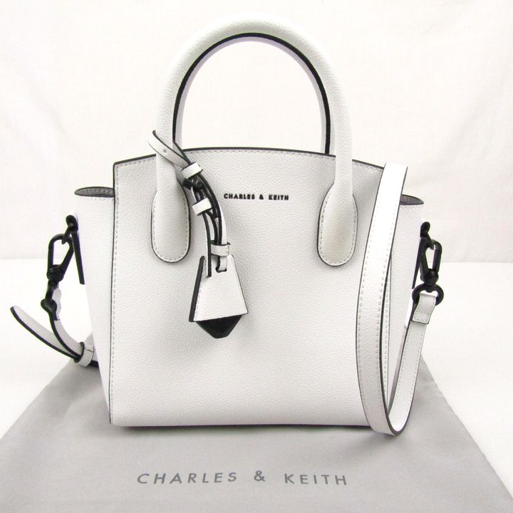 CHARLES & KEITH ホワイトショルダーバッグ
