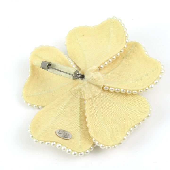 ヴァンドーム　コサージュ　パールビーズ 花型ブローチ ヴァンドームブティック フラワー ブローチ コサージュ パールモチーフ