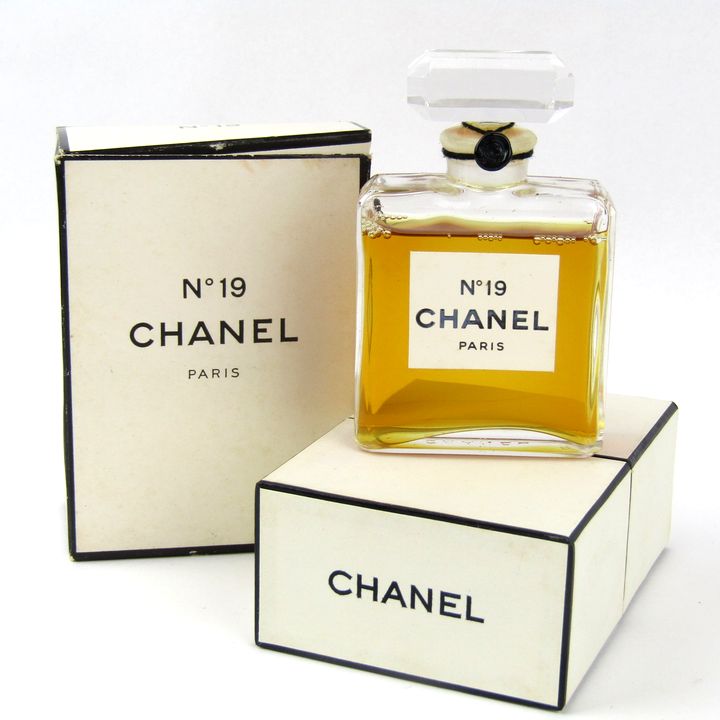 新品！未使用品！未開封！N19 CHANEL香水 スプレー