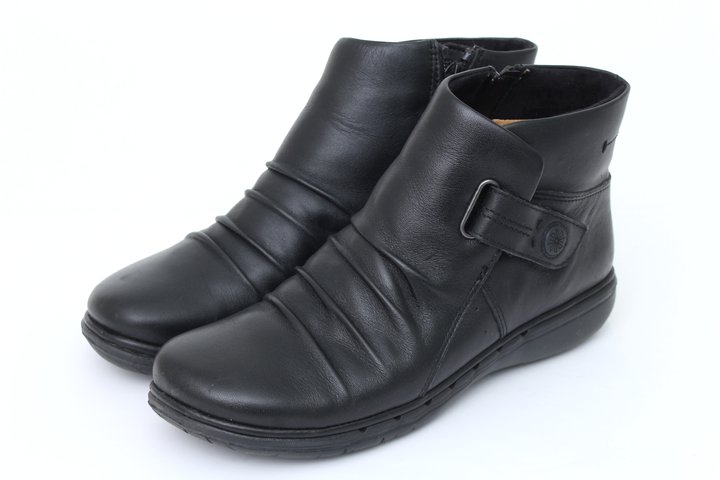 クラークス アルチザン ショートブーツ レザー フラットブーツ コンフォートシューズ ブランド 靴 レディース UK3サイズ ブラック Clarks  【中古】